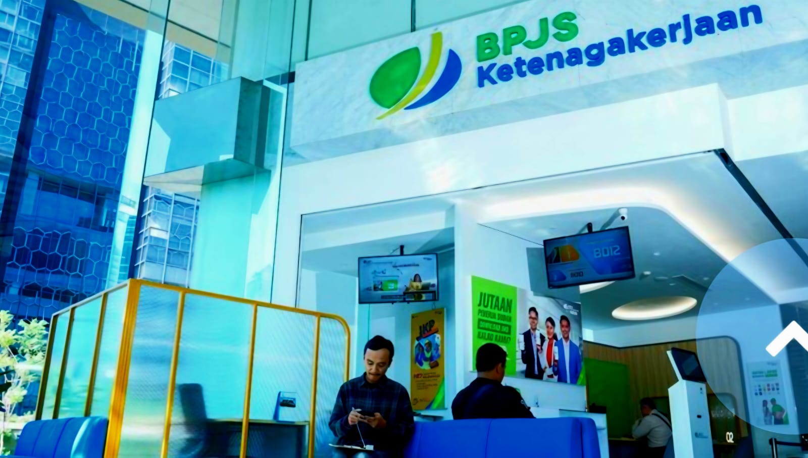 KPK Tahan Dua Tersangka Korupsi Trans Sumatra Rp.205 Milyar. Dirkeu BPJS TK, Bambang Joko Sutarto Tidak Terlibat
